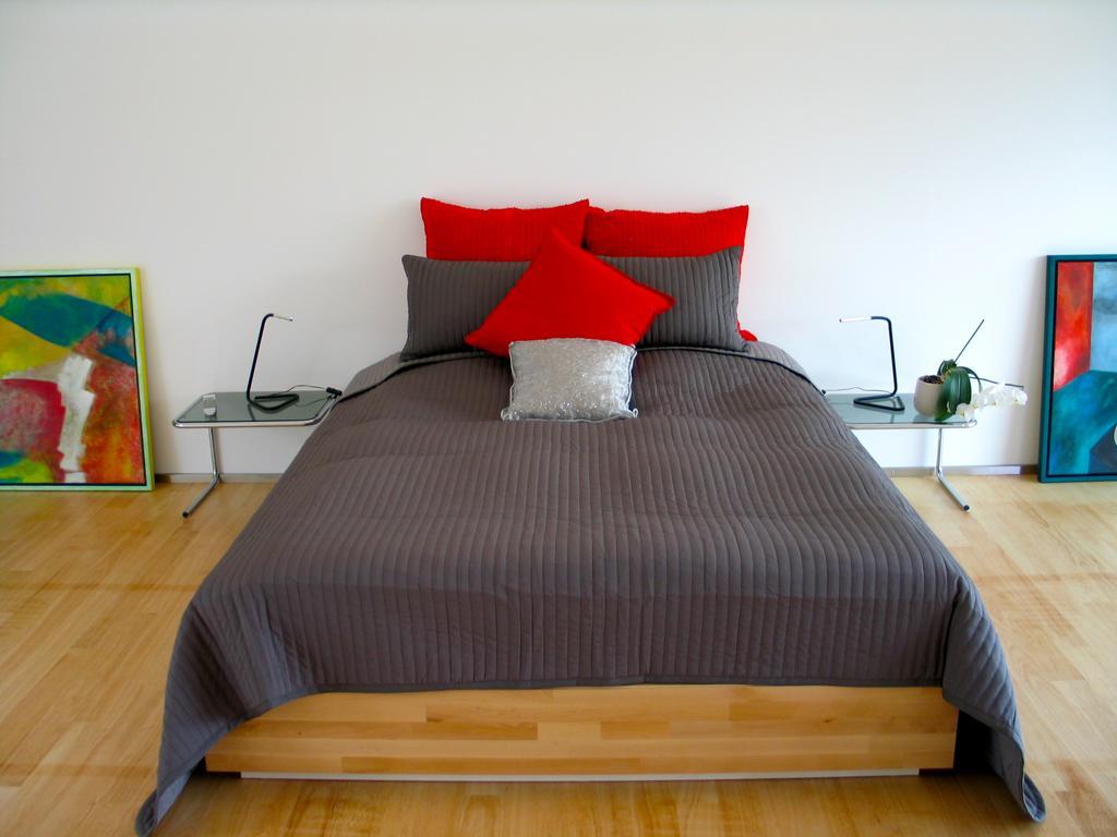 Artist'S Loft Zur Maloya Daire Ormalingen Oda fotoğraf