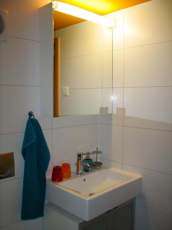 Artist'S Loft Zur Maloya Daire Ormalingen Oda fotoğraf