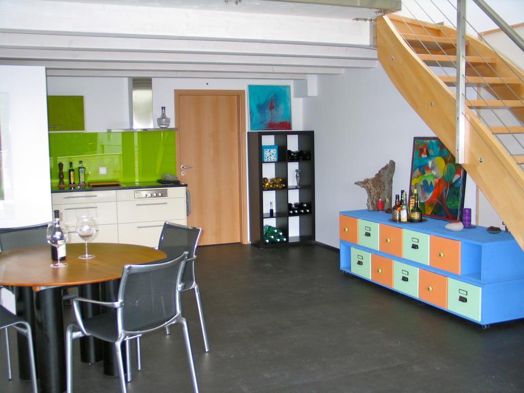 Artist'S Loft Zur Maloya Daire Ormalingen Oda fotoğraf