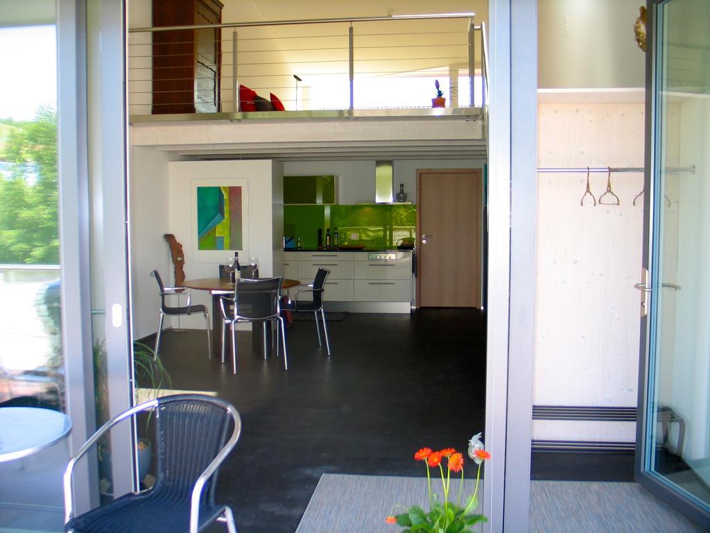 Artist'S Loft Zur Maloya Daire Ormalingen Oda fotoğraf
